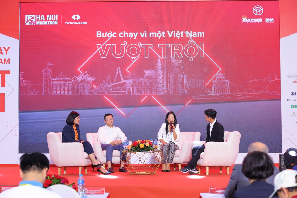 -	Hà Nội Marathon Techcombank 2023 mang tinh thần chia sẻ và trách nhiệm cộng đồng 